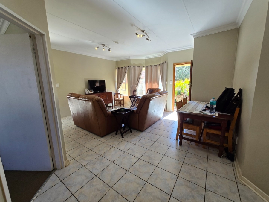 To Let 3 Bedroom Property for Rent in Langenhovenpark Free State